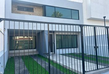 Casa en  Calle Perla 2560, Residencial Victoria, Zapopan, Jalisco, México