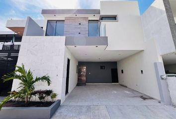 Casa en fraccionamiento en  Fraccionamiento Lomas De La Rioja, Veracruz, México