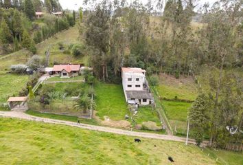 Terreno Comercial en  Tarqui, Cuenca, Ecuador