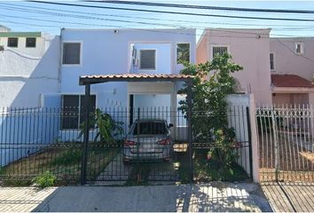 Casa en  Calle 26ᴰ, Chuburná De Hidalgo, Mérida, Yucatán, México