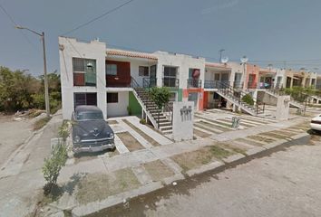 Casa en  Circuito Playa De Oro, Los Tamarindos, Ixtapa, Jalisco, México