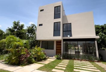 Casa en  Calle Paseos Copan, Ejidal, Playa Del Carmen, Solidaridad, Quintana Roo, Mex