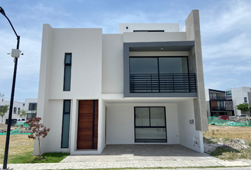 Casa en fraccionamiento en  Boulevard De Los Lagos, Lomas De Angelópolis, Puebla, México