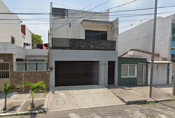 Casa en  Calle Agustín De Iturbide 220-230, Ricardo Flores Magón, Veracruz, México