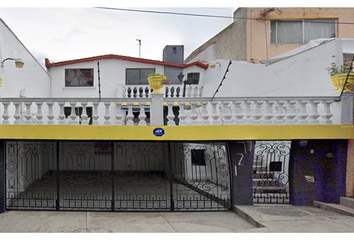 Casa en  P.º De Las Palomas, Las Alamedas, 52970 Cdad. López Mateos, Edomex, México