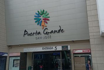 Local Comercial en  Puerta Grande San José, Calle 10, Bogotá, Colombia