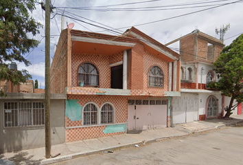 Casa en  Guillermo Madrazo 209, Cerro De Mercado Iii, 34029 Durango, Dgo., México