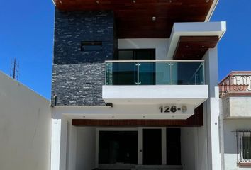 Casa en  Calle Catedráticos Pte., Tierra Blanca, Culiacán, Sinaloa, México