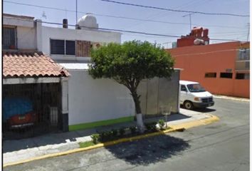 Casa en  Valle Hermoso 34, Mz 005, Frac Hab Rinconada Del Paraiso, 54063 Tlalnepantla, Méx., México