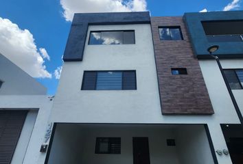 Casa en fraccionamiento en  La Encomienda Residencial, Colonia La Encomienda, Joyas De Anahuac, Ciudad General Escobedo, Nuevo León, México