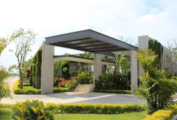 Lote de Terreno en  Yaxkukul, Yucatán