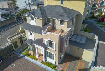 Casa en  El Pinar Alto, Quito, Ecuador