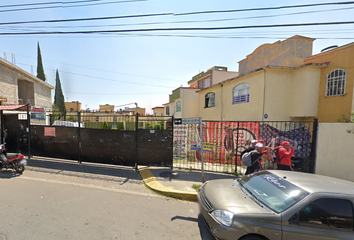 Casa en fraccionamiento en  Retorno De Los Poetas, San Marcos Huixtoco, Estado De México, México