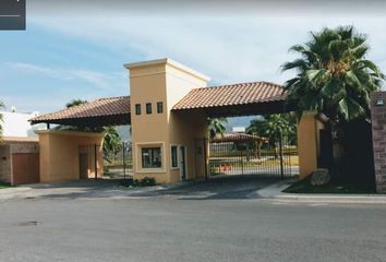 Casa en fraccionamiento en  Circuito Del Cielo 1042, Fraccionamento Los Juncos, Fraccionamiento Campo Sur, Tlajomulco De Zúñiga, Jalisco, México