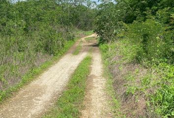 Lote de Terreno en  Carretera Yaxkukul, Conkal, Yucatán, México