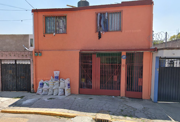 Casa en fraccionamiento en  Del Alamo 15, Mz 001, Hab Los Reyes Ixtacala Barrio De Los Árboles/barrio De Los Héroes, 54090 Tlalnepantla, Méx., México