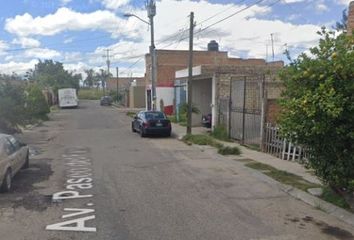 Casa en  Avenida Paseo Del Faro, Puente Viejo, Paseo Puente Viejo, Jalisco, México