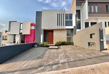 Casa en fraccionamiento en  Vistas Altozano, Bosque Monarca, Michoacán, México