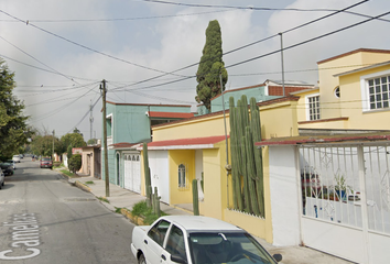 Casa en  Calle Camelias, Ojo De Agua, Estado De México, México