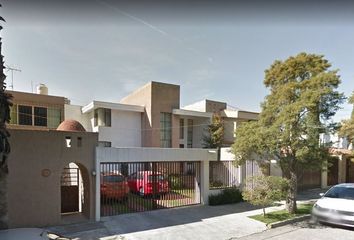 Casa en fraccionamiento en  Avenida Novelistas 5287, Jardines Vallarta, Zapopan, Jalisco, México