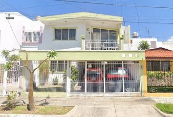 Casa en  Calle El Parián 1738, Jardines Del Country, Guadalajara, Jalisco, México