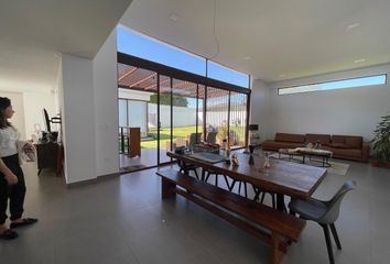 Casa en  Aurelio Dávila Cajas, Ecuador