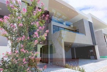 Casa en fraccionamiento en  Boulevard Guadalajara, Lomas De Angelópolis, Puebla, México