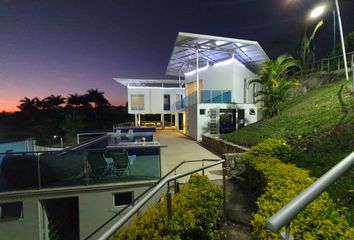 Villa-Quinta en  Anatolí, La Mesa