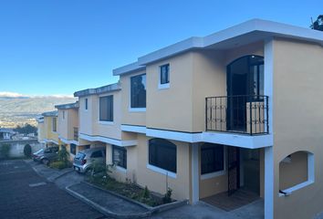 Casa en  Conjunto Jardines De Conocoto, Leonidas Plaza G., Conocoto, Quito, Ecuador