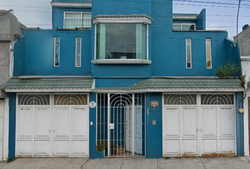 Casa en  Calle Parque De Guadalupe, Parques Nacionales, Toluca De Lerdo, Estado De México, México