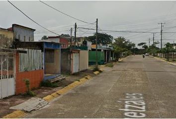 Casa en  Quetzáles, Las Arboledas, Fraccionamiento Las Arboledas, Veracruz, México