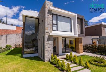 Casa en  Challuabamba, Cuenca