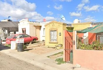 Casa en  Calle Tulipán 1580, Villa Residencial Del Prado I, Ensenada, Baja California, México