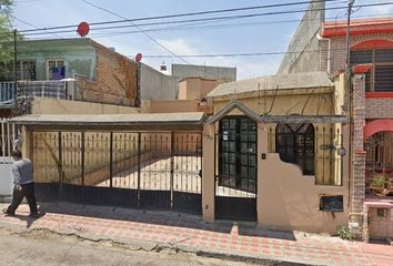 Casa en  Monumento A Ateneo Fuente, Boulevard General Francisco Coss, Centro, Saltillo, Coahuila De Zaragoza, México