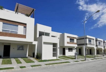 Casa en  Av. Los Encinos, Encinos Residencial, 66634 Cdad. Apodaca, Nuevo León, México