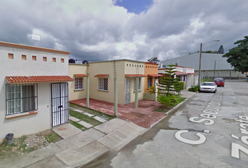 Casa en  Calle Secundino Caraveo Zárate, Villa Maya, Comalcalco, Tabasco, México