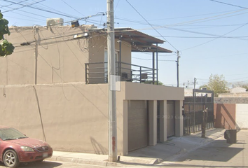 Casa en fraccionamiento en  Lucerna, Mexicali