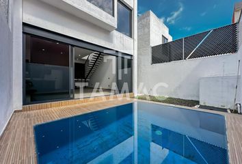 Casa en  Avenida Subida A Chalma, Hacienda Tetela, Cuernavaca, Morelos, México