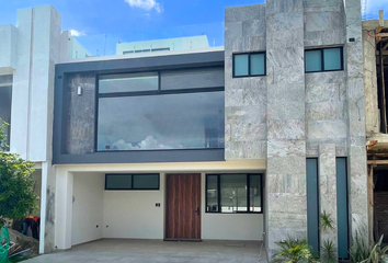 Casa en fraccionamiento en  Parque Tlaxcala, Boulevard De Los Volcanes Sur, Lomas De Angelópolis, Puebla, México