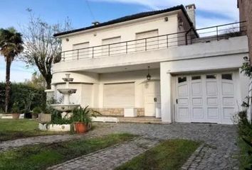 Casa en  Paraná 220, La Lucila, Provincia De Buenos Aires, Argentina