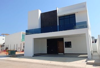 Casa en  Marina Mazatlán, Mazatlán