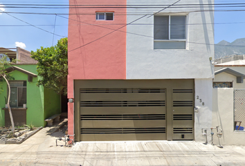 Casa en  Puerto Ayacucho, Residencial Cuauhtémoc, 66360 Cdad. Santa Catarina, N.l., México