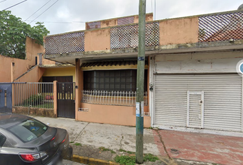 Casa en  Avenida Miguel Hidalgo, Centro, Coatzacoalcos, Veracruz, México