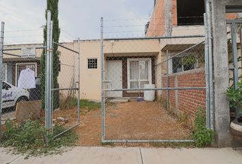 Casa en  Calle De Las Palomas, Fraccionamiento La Hacienda, Morelia, Michoacán, México