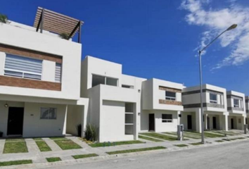 Casa en  Los Encinos Residencial, Encinos Residencial, 66634 Ciudad Apodaca, Nuevo León, México