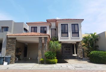 Casa en  Urbanización San Isidro, Samborondón, Ecuador