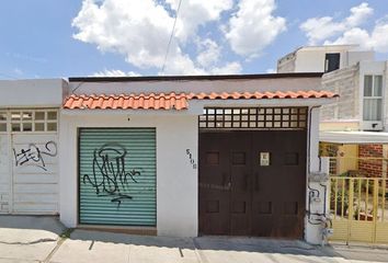 Casa en  Tacos Mane, Calle San Uriel, Paseos De San Miguel, San Miguel, Santiago De Querétaro, Querétaro, 76118, Mex