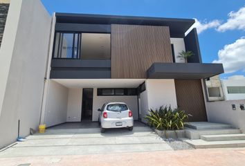 Casa en fraccionamiento en  Residencial Puerta De Hierro, Tuxtla Gutiérrez, Chiapas, México