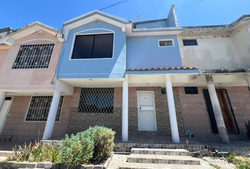 Casa en  Juan Genaro Jaramillo 236, Sangolquí 171103, Ecuador