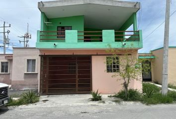 Casa en  Calle Viveros Del Rio 100-100, Portal De Las Salinas, Ciénega De Flores, Nuevo León, 65573, Mex